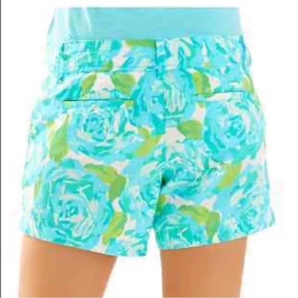 Lilly Pulitzer 5” The Callahan Shorts FIRST IMPRESSION BLUE Rose Floral size 2 - Picture 4 of 16